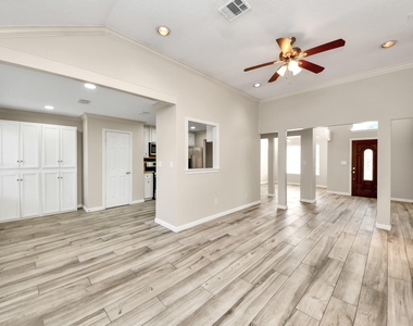 2628 Cliffdale Street - Photo Thumbnail 11