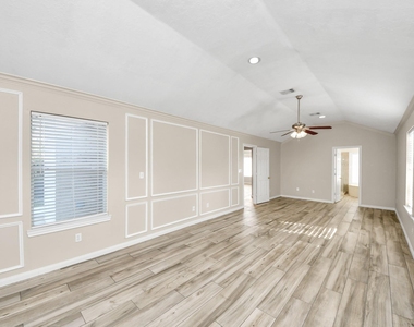 2628 Cliffdale Street - Photo Thumbnail 25