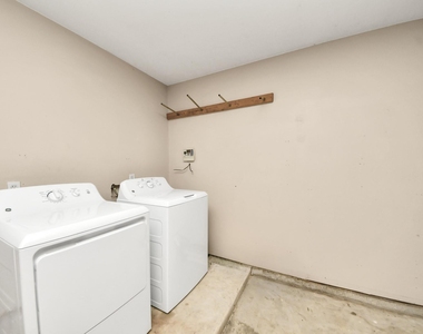 2628 Cliffdale Street - Photo Thumbnail 31