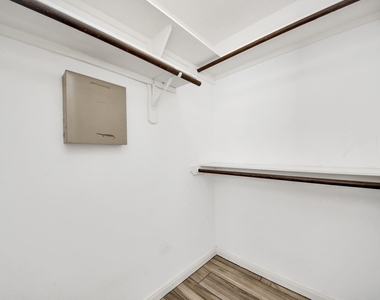 2628 Cliffdale Street - Photo Thumbnail 30