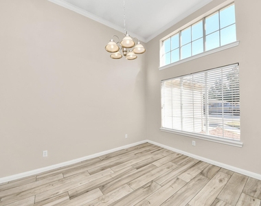 2628 Cliffdale Street - Photo Thumbnail 7