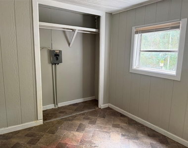 914 Queenswood - Photo Thumbnail 7