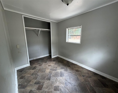 914 Queenswood - Photo Thumbnail 6