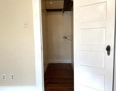 617 12th Street - Photo Thumbnail 8
