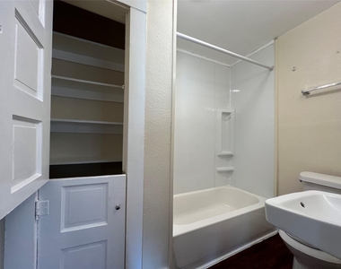 617 12th Street - Photo Thumbnail 12
