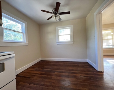 617 12th Street - Photo Thumbnail 10