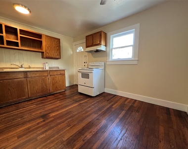 617 12th Street - Photo Thumbnail 11