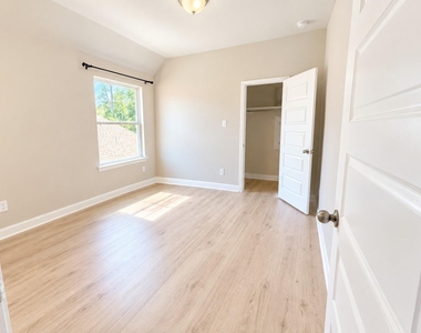 120 Wake Valley Court - Photo Thumbnail 12