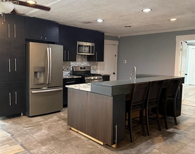 3209 Alabama St - Photo Thumbnail 11