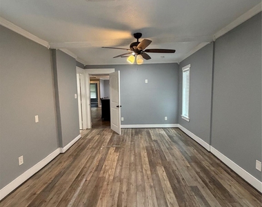 3209 Alabama St - Photo Thumbnail 4
