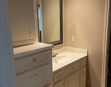 3708 Masters Court - Photo Thumbnail 7