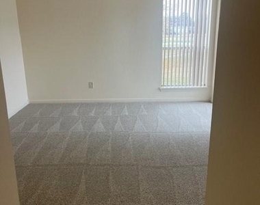 3708 Masters Court - Photo Thumbnail 13