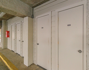 351 Lakeside Lane - Photo Thumbnail 31