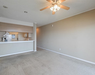 351 Lakeside Lane - Photo Thumbnail 10