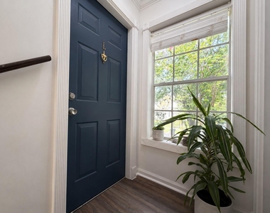 218 W 15th Street - Photo Thumbnail 2