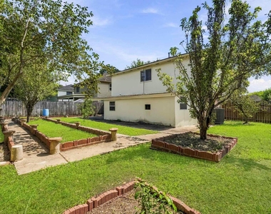 5815 Red River Drive - Photo Thumbnail 24