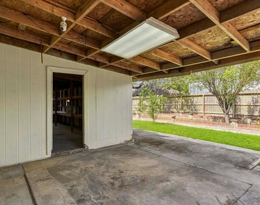 5815 Red River Drive - Photo Thumbnail 22