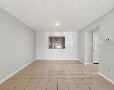5815 Red River Drive - Photo Thumbnail 3