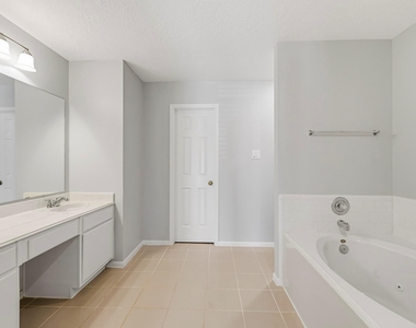5815 Red River Drive - Photo Thumbnail 13