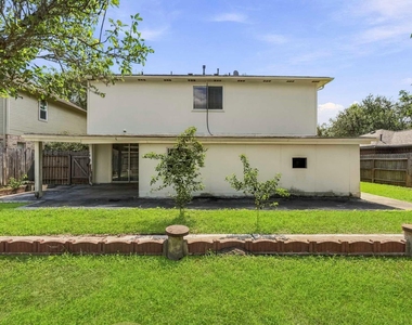 5815 Red River Drive - Photo Thumbnail 20