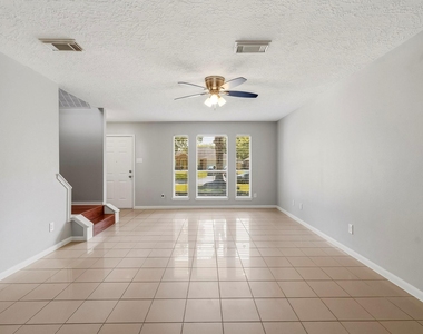 5815 Red River Drive - Photo Thumbnail 2