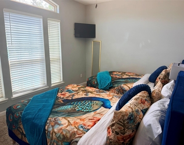 4817 Alvin Street - Photo Thumbnail 7