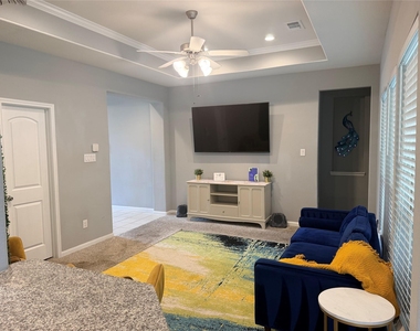 4817 Alvin Street - Photo Thumbnail 9