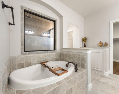 5315 Jackson Park Lane - Photo Thumbnail 32