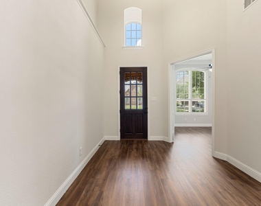 5315 Jackson Park Lane - Photo Thumbnail 4