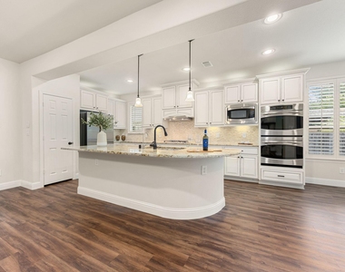 5315 Jackson Park Lane - Photo Thumbnail 10