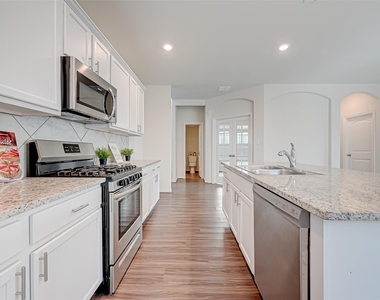 30822 Lake Spur Manor - Photo Thumbnail 21