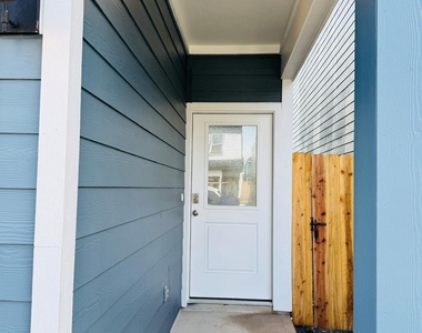 3511 Blackbird Ln - Photo Thumbnail 1