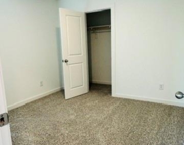 3511 Blackbird Ln - Photo Thumbnail 7