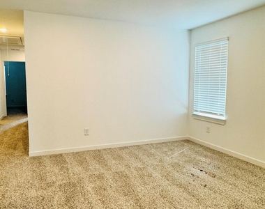 3511 Blackbird Ln - Photo Thumbnail 9
