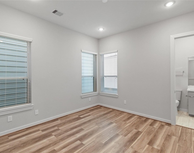 602 Thornton Road - Photo Thumbnail 12