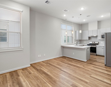 602 Thornton Road - Photo Thumbnail 7