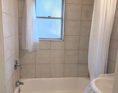10106 Antrim Lane - Photo Thumbnail 11