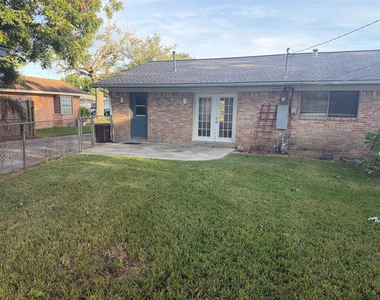 10106 Antrim Lane - Photo Thumbnail 14