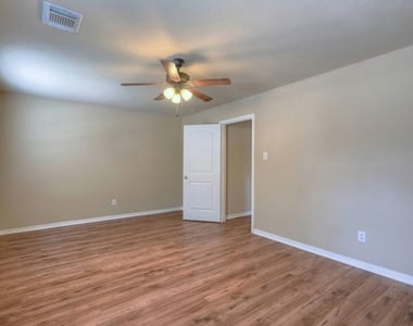 21803 Manor Court Drive - Photo Thumbnail 28