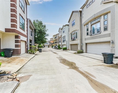 1130 Hempstead Villa Lane - Photo Thumbnail 2