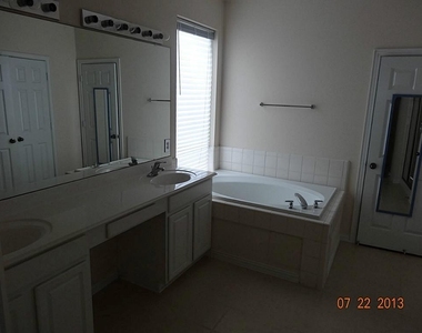 5618 Beaver Pass Lane - Photo Thumbnail 14