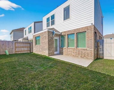 17118 Pentland Hills Way - Photo Thumbnail 24