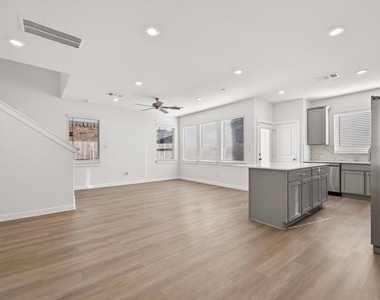 17118 Pentland Hills Way - Photo Thumbnail 9