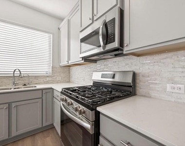 17118 Pentland Hills Way - Photo Thumbnail 6