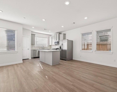 17118 Pentland Hills Way - Photo Thumbnail 10