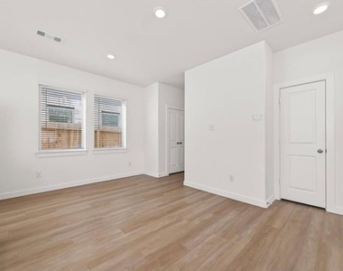 17118 Pentland Hills Way - Photo Thumbnail 11
