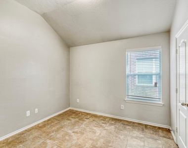 7311 Cragmont Bridge Drive - Photo Thumbnail 15