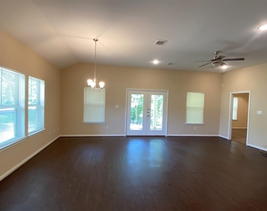 618 Shady Lake Drive - Photo Thumbnail 2