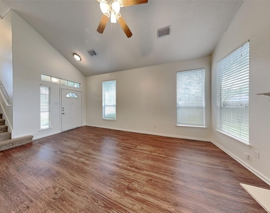 9220 Mahan Drive - Photo Thumbnail 6