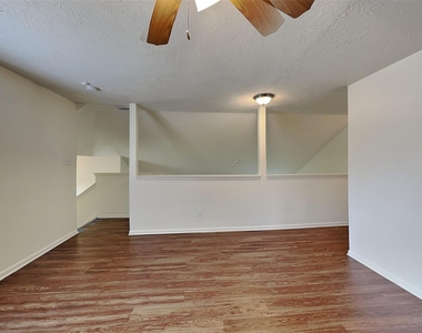 9220 Mahan Drive - Photo Thumbnail 11